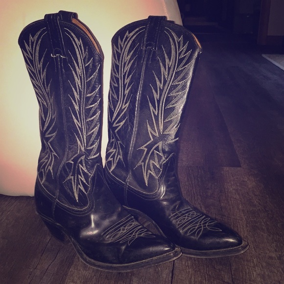 Nocona Shoes - Nocona Cowgirl boots!
